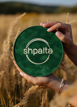 Shpalta branded velvet gift boxes of round shape 16*710 photo