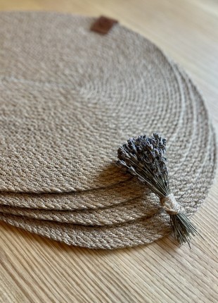 Set of 4  jute placemats and 1 basket2 photo