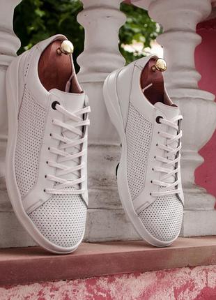 White men's sneakers ikos 553 with perforation. choose style and comfort in one pair of shoes!