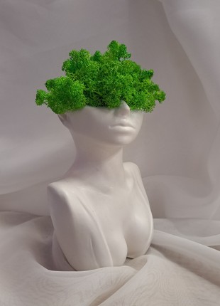 Vase-shaped planter filled with lush green moss "Virgo"2 photo