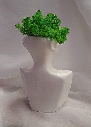 Vase-shaped planter filled with lush green moss "Virgo"3 photo