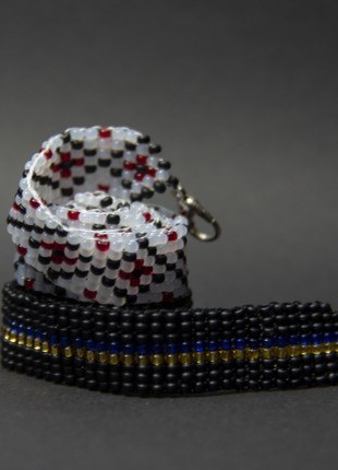 Patriotic chokers. Patriotic