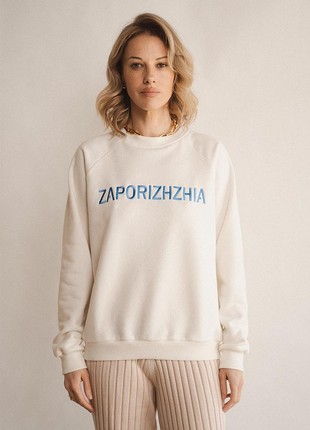 Embroidered sweatshirt in milky white1 photo