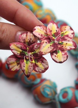 A set of jewelry with lilies3 photo