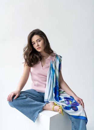 Shawl with the image of iris flowers made of artificial silk 36,6 inches3 photo