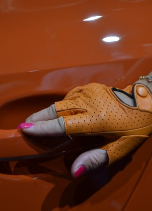 Women's  leather driving gloves fingerless4 photo