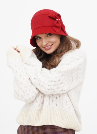 Hat cloche women's made of cashmere red