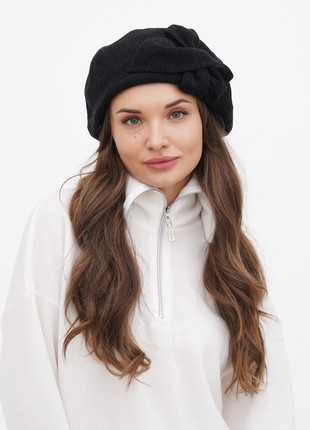 Women beret with a flower cashmere hat grey