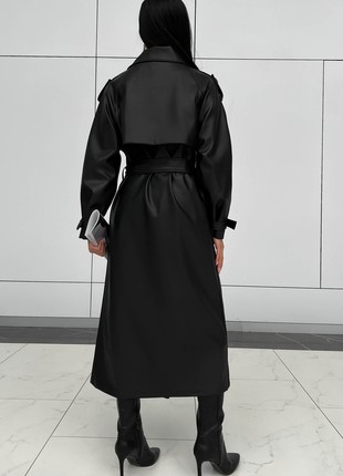 The Next trench coat is elongated in black2 photo