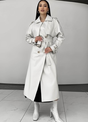 The Next trench coat is elongated in white4 photo