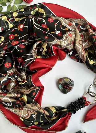 Scarf "Beauty heart,  from the brand MyScarf. Decorated with natural assorted stones7 photo