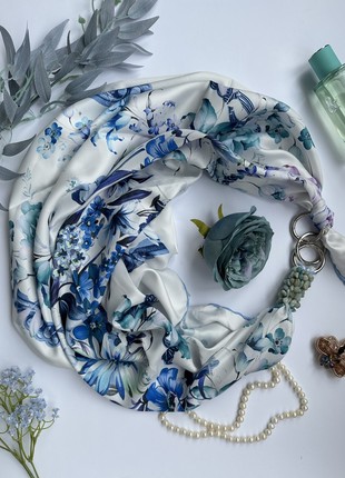 Scarf "turquoise waltz ,,  ,, from the brand MyScarf. Decorated with natural sodalite
