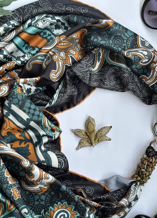 Scarf "Beauty fatal,, from the brand MyScarf. Decorated with natural sodalite7 photo