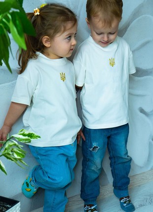 Children's white t-shirt for boys "Trident"