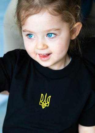 Children's black t-shirt for girls "Trident"