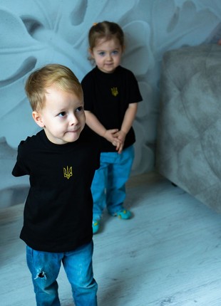 Children's black t-shirt for boys "Trident"