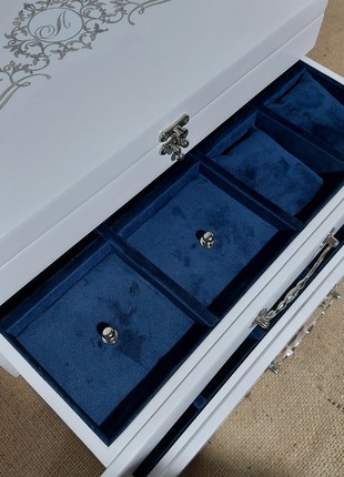 Dresser for jewelry with blue velvet4 photo