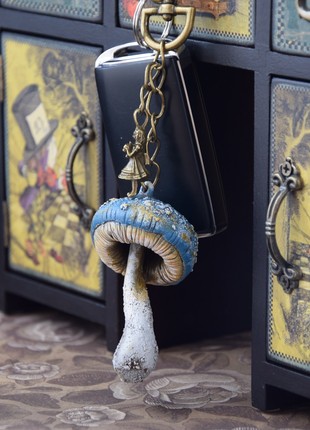 Alice in Wonderland. Key ring.