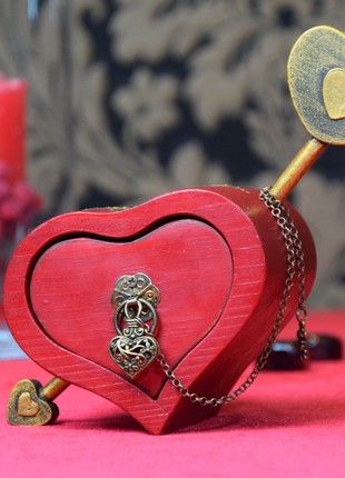Jewelry box heart with arrow