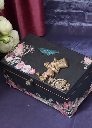 Alice in Wonderland jewelry box
