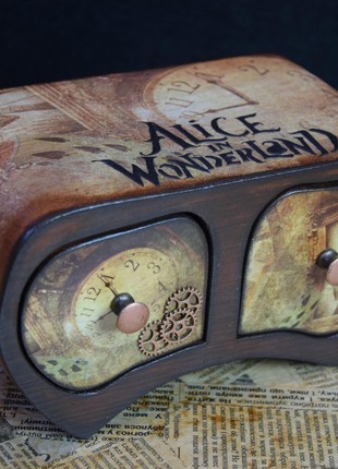 Alice in Wonderland mini furniture