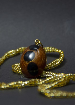 Oval pendant, 3 dots (2 pieces).