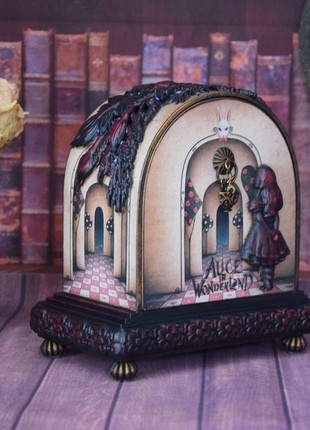 Alice in Wonderland mantel clock - mini chest of drawers2 photo