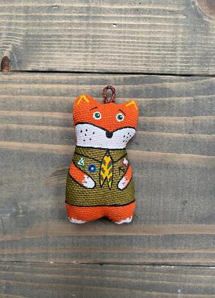 Keychain 'fox in a scout uniform'