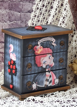 Alice in Wonderland Red Queen Jewelry box