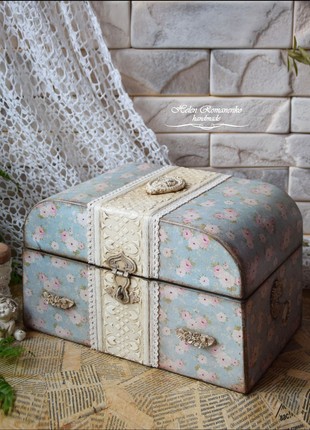 Large sewing storage box with a vintage style needle cushion