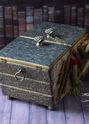 Large old box for needlework and jewelry9 photo