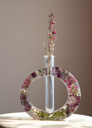 Resin vase with pressed flowers, Home decor vase, Handmade colorful vase