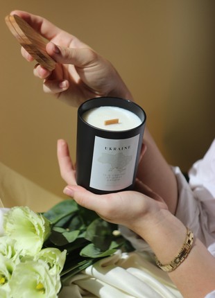 Scented Ukrainian candle "Ukraine is a capital of great people" with a wooden wick in a black glass.3 photo