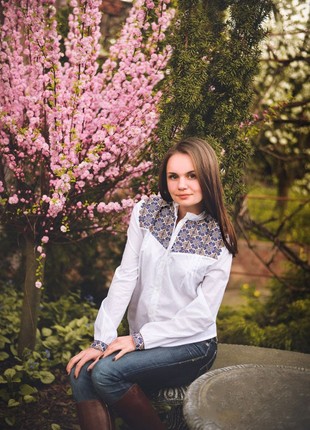 Embroidered blouse3 photo