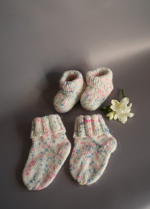 Handmade knitting booties and socks for babies1 photo