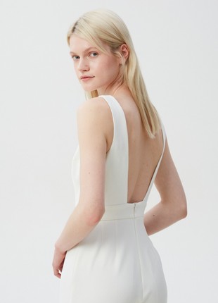 Milky jumpsuit with an open back5 photo