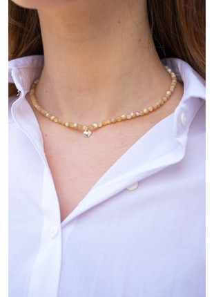 SINGLE STRING GOLDEN MOTHER OF PEARL NECKLACE WITH HEART
