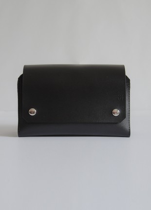 Navi leather bag in black color