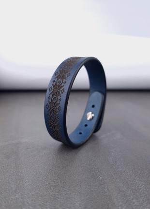 Blue Leather bracelet with Ukrainian embroidery
