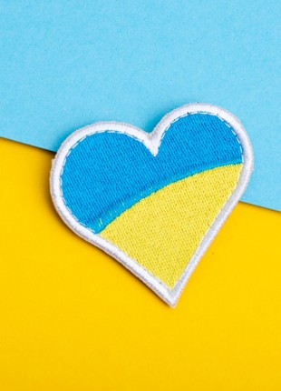 CHEVRON ON VELCRO HEART IN WHITE FRAME 6X6.5 CM