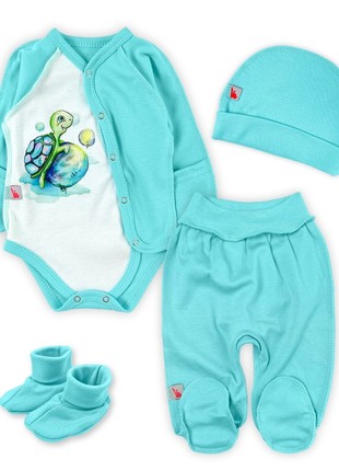 Newborn Set: Onesie, Pants, Hat, and Booties. Turtle print