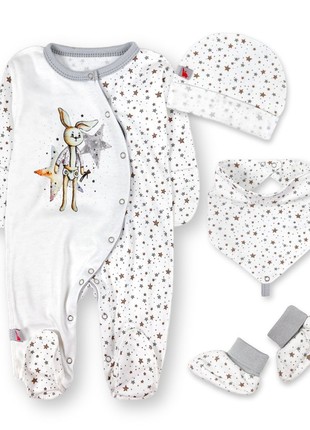 Newborn Set: Sleep & Play, Bib, Hat and Booties. Bunny print