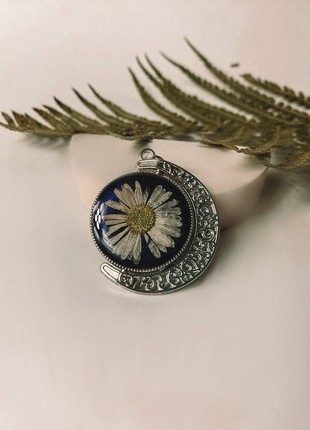 Double-sided vintage pendant