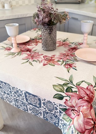 Tapestry tablecloth  137x137 cm. (38x39 in.)2 photo