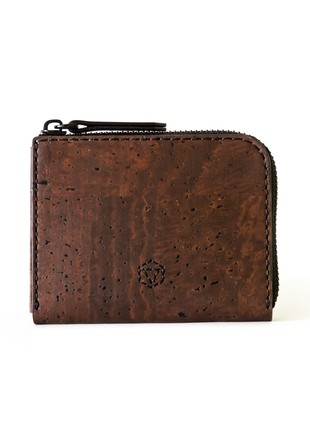 Natural cork Castle Lite wallet in brown color