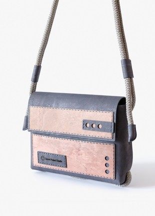 Crossbody bag Lohan M in charcoal cork and rose stone2 photo