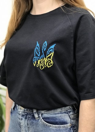 Women's t-shirt with embroidery "Trident"
