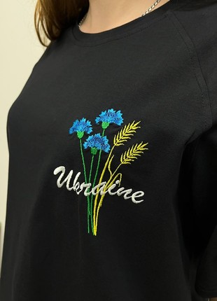 Women's t-shirt with embroidery "Cornflowers"5 photo