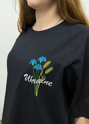 Women's t-shirt with embroidery "Cornflowers"