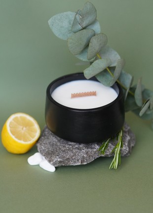Candle in a pot BELLA CANDELA with a fresh aroma of Eucalyptus + Mint with a wooden openwork wick1 photo